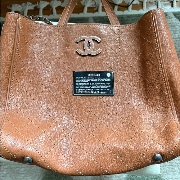 Chanel Neo Soft Shopping Tote - Picture 6 of 10
